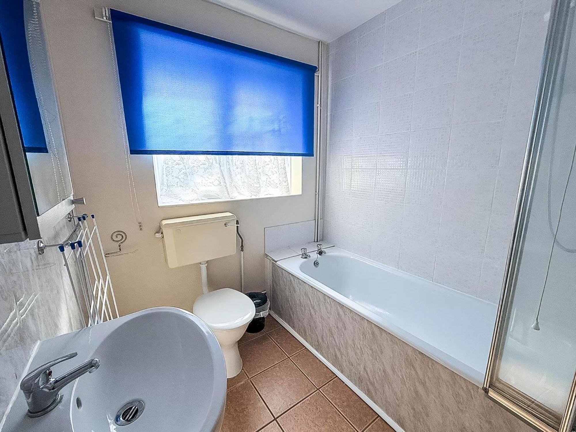 7 Berth In In Norfolk By The Beautiful Golden Ref 18165b Chalet *